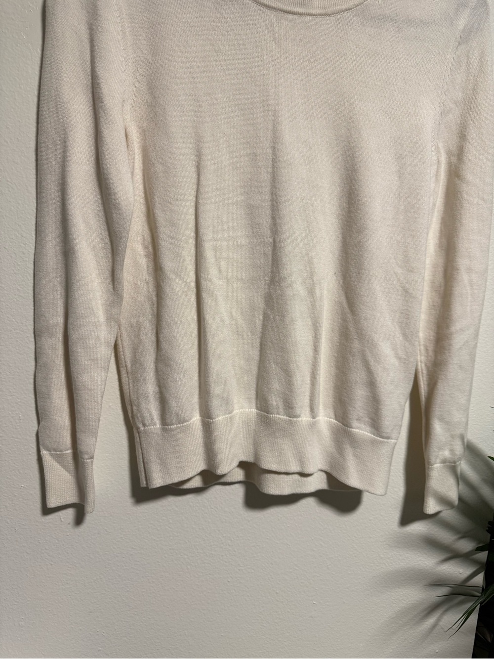 Banana Republic Cream Sweater - Picture 5 of 7